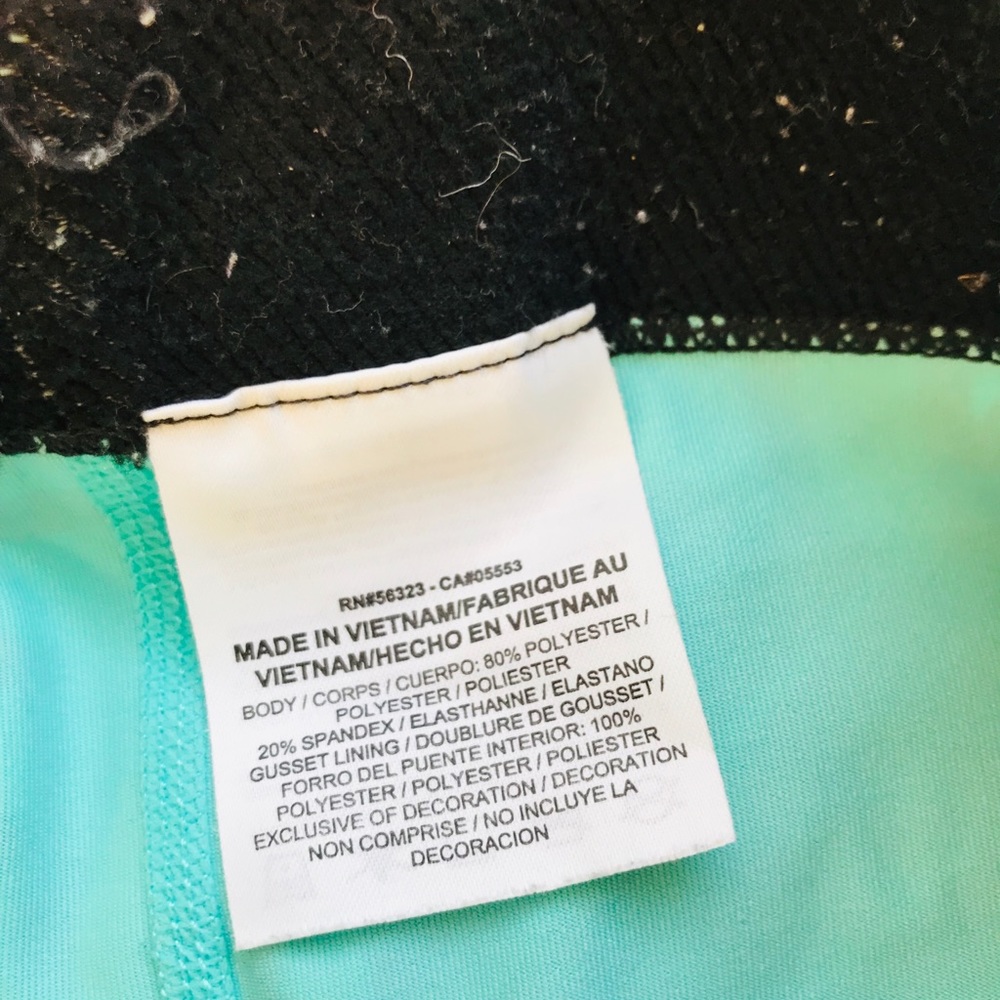 Nike Pro Polka Dot Geometric Capris - Picture 2 of 4